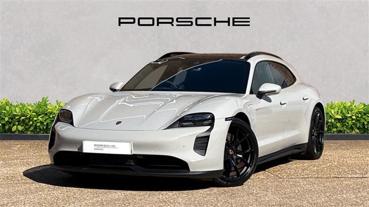 Porsche Taycan photo 3