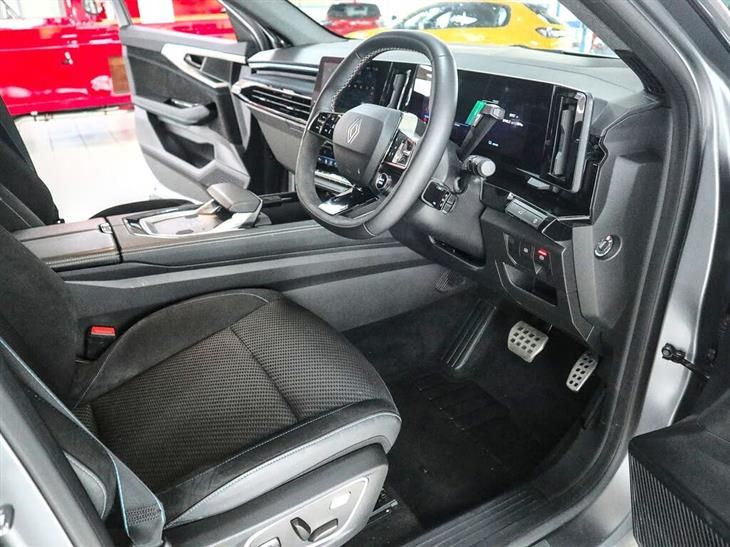 Renault 5 E-Tech Renault Austral 1.2 Techno Esprit Alpine E-tech 5 Suv Petrol hybrid — миниатюра 3