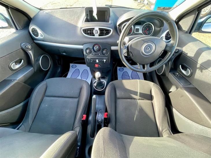Renault Clio 1.2 16V Dynamique TomTom 5dr - Image 2