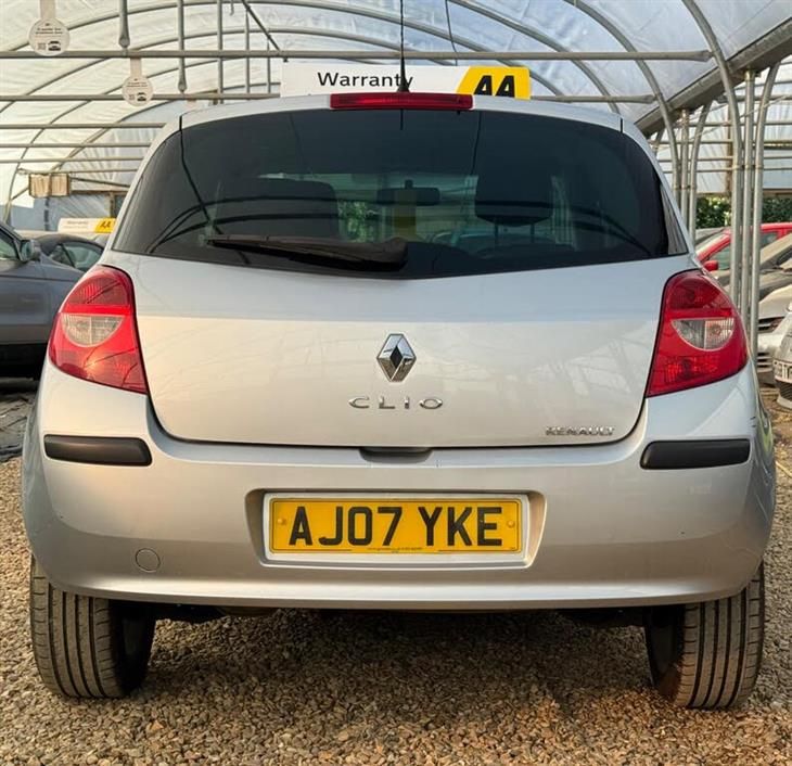 Renault Clio 1.4 16v Dynamique S 3dr - Image 3