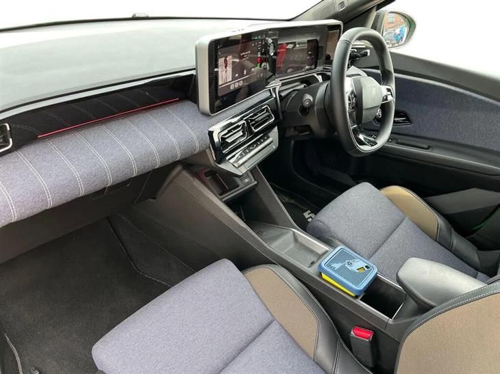 Renault 5 E-Tech Renault R5 E-Tech 110kW Techno Comfort Range 52kWh 5dr Auto — миниатюра 4