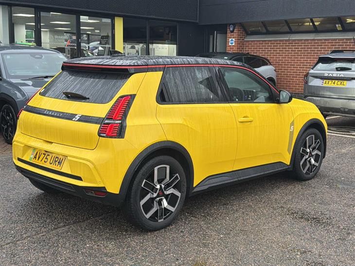 Renault 5 E-Tech Renault R5 E-Tech 110kW Techno Comfort Range 52kWh 5dr Auto — миниатюра 4