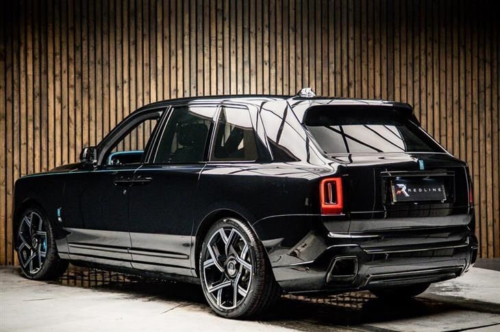 Rolls-Royce Cullinan Rolls-Royce Cullinan 6.75 V12 Black Badge SUV 5dr Petrol Auto 4WD Euro 6 (571 ps) — миниатюра 3