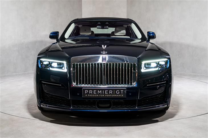 Rolls-Royce Ghost Rolls-Royce Ghost V12. STARLIGHT. H, C & M SEATS. REAR ENTERTAINMENT. HUD. A/CRUISE CONTROL — миниатюра 2