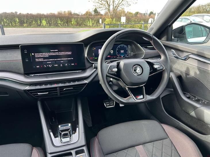 Skoda Octavia vRS Skoda Octavia 1.4 Octavia vRS TSi Iv Semi-Auto 5dr — миниатюра 2