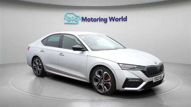 Skoda Octavia vRS Skoda Octavia 2.0 TSI vRS Hatchback 5dr Petrol DSG Euro 6 (s/s) (245 ps) — миниатюра 2