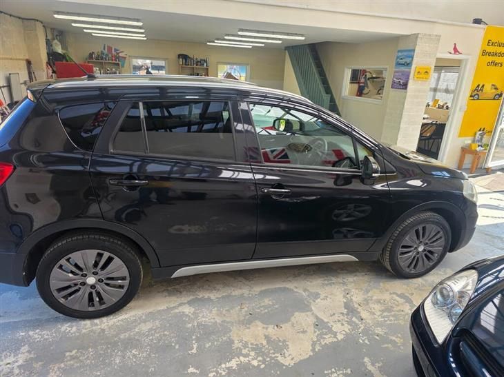 Suzuki S-Cross