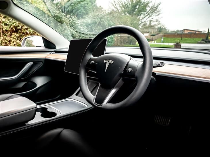 Tesla Model 3 Tesla Model 3 Model 3 Standard Range + — миниатюра 2