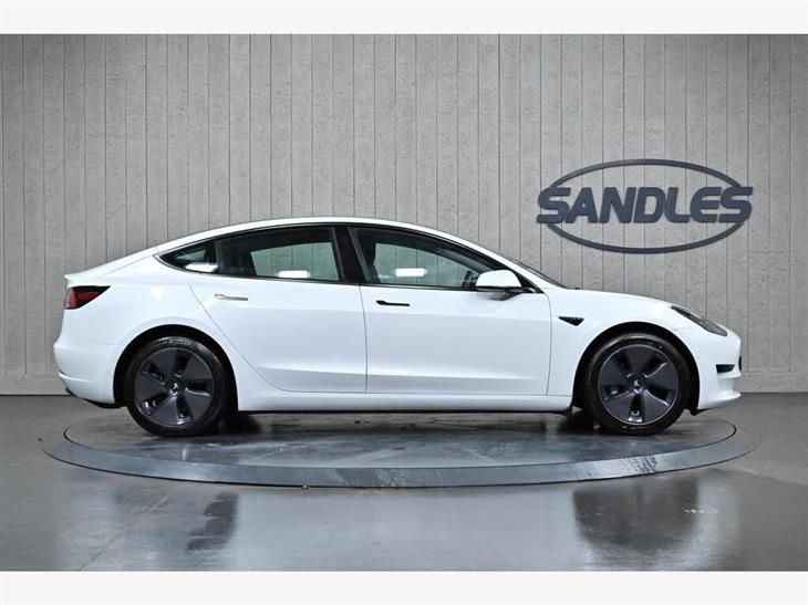 Tesla Model 3 Tesla Model 3 Standard Range Plus Auto RWD 4dr — миниатюра 3