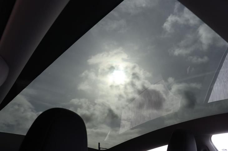 Tesla Model Y TESLA MODEL Y RWD 5dr Auto 2024 — миниатюра 2