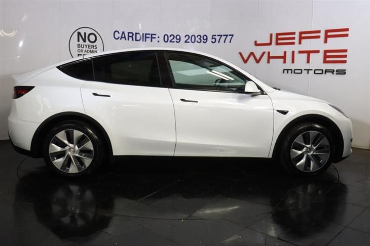 Tesla Model Y TESLA MODEL Y 5dr Auto RWD (SAT NAV, FULL LEATHER) 2024 — миниатюра 2