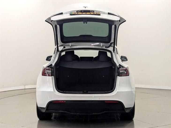 Tesla Model Y Tesla Model Y Long Range — миниатюра 4