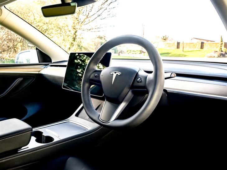 Tesla Model Y Tesla Model Y Model Y RWD — миниатюра 2