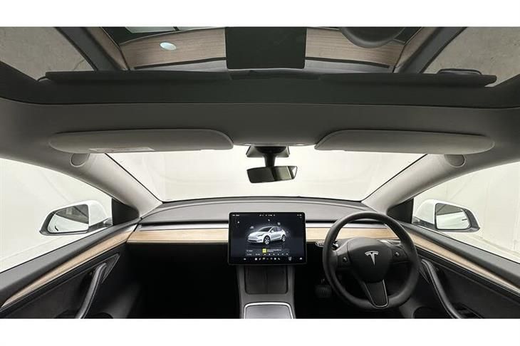 Tesla Model Y Tesla Model Y — миниатюра 2