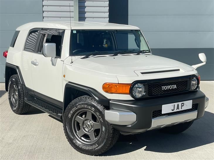 TOYOTA FJ CRUISER FRESH IMPORT- MUST BE SEEN-BEST AVAILABLE!! TRULY IMMACULATE