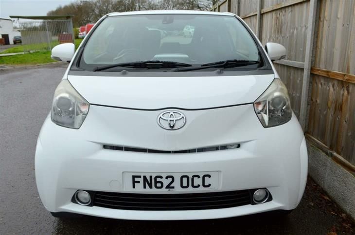 Toyota iQ cars for sale - PistonHeads UK