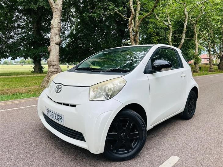 Toyota iQ