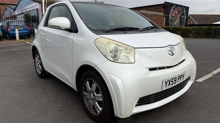 Toyota iQ