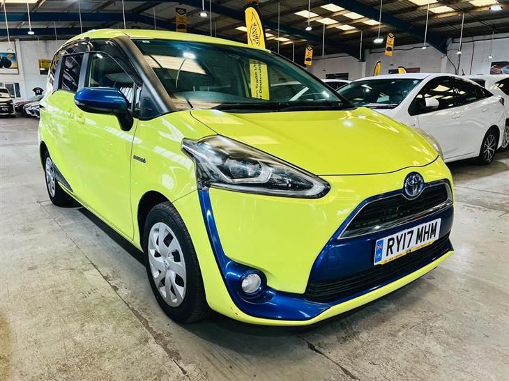 Toyota Sienta Toyota Sienta Hybrid Petrol Yellow  2017 7 Seater, 1.5L Hybrid Petrol . Eur