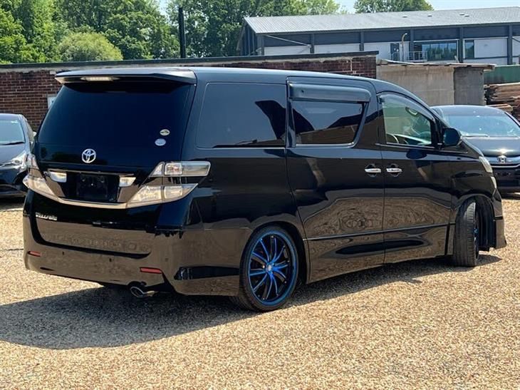 2009 Toyota Alphard cars for sale - PistonHeads UK