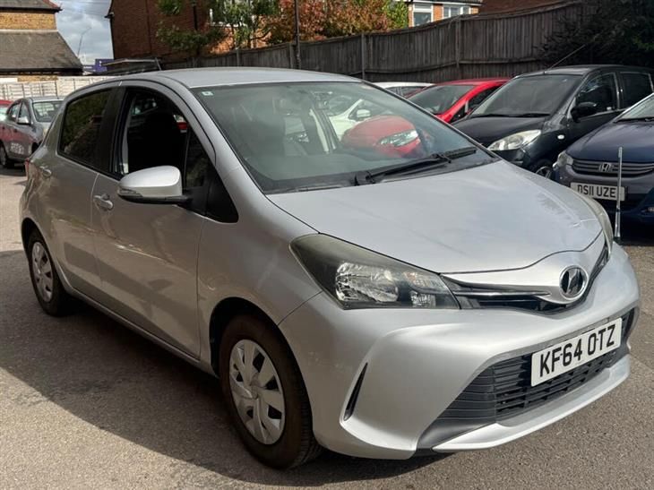 Toyota Vitz 1.33 Dual VVT-i Icon Hatchback 5dr