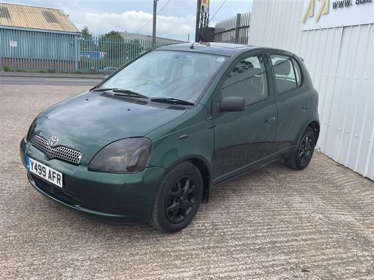 Toyota Yaris 1.3 16v VVTi CDX 5dr - Image 3