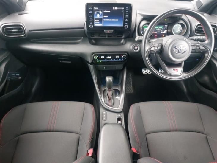 Toyota GR Yaris Toyota Yaris 1.5 Hybrid GR Sport 5dr CVT — миниатюра 3