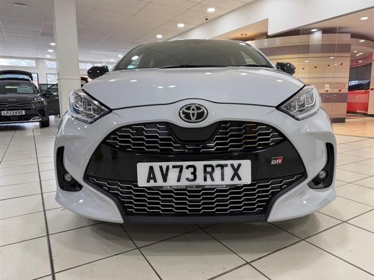 Toyota GR Yaris Toyota Yaris 1.5 VVT-h GR SPORT Hatchback 5dr Petrol Hybrid E-CVT Euro 6 (s/s) (116 ps) — миниатюра 2