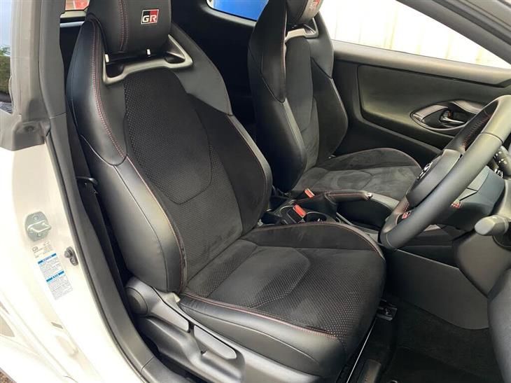 Toyota GR Yaris Toyota Yaris 1.6T GR Circuit AWD Euro 6 3dr — миниатюра 2