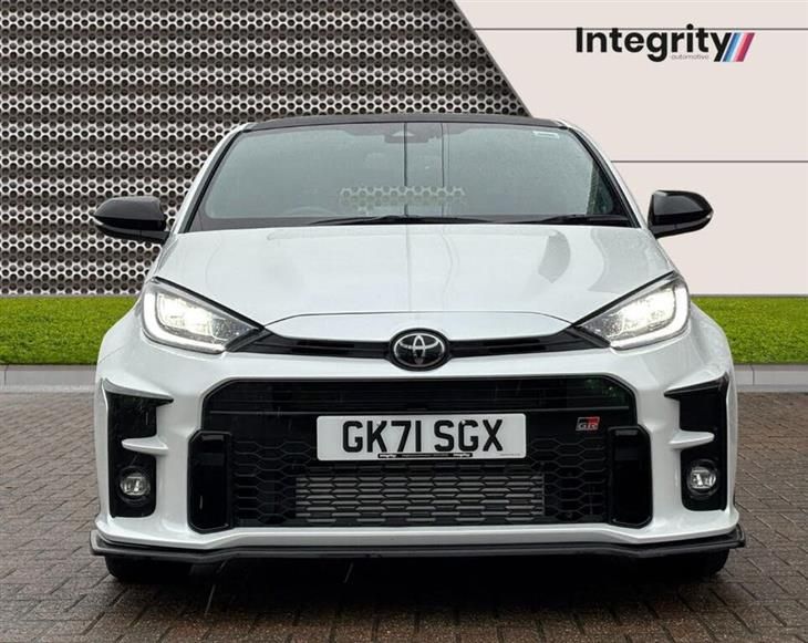 Toyota GR Yaris Toyota Yaris 1.6T GR Circuit Hatchback 3dr Petrol Manual AWD Euro 6 (261 ps) — миниатюра 2