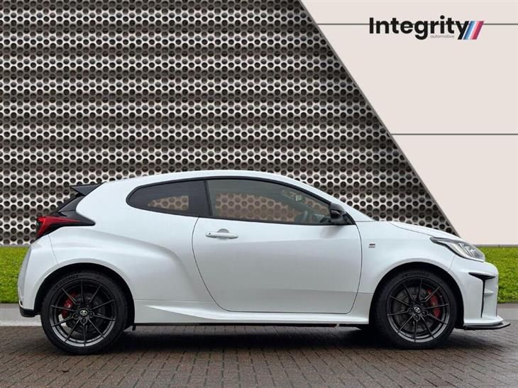 Toyota GR Yaris Toyota Yaris 1.6T GR Circuit Hatchback 3dr Petrol Manual AWD Euro 6 (261 ps) — миниатюра 3
