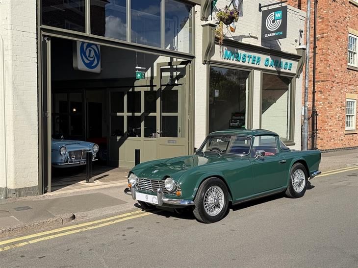 Triumph TR4