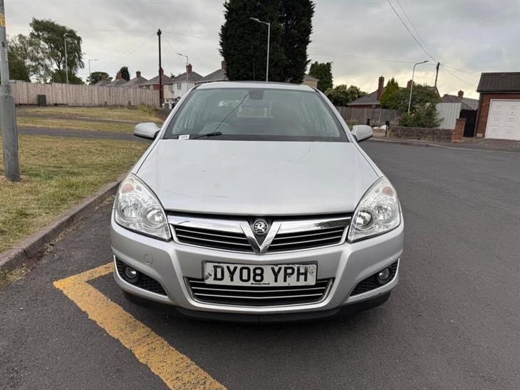 Vauxhall Astra 1.6i 16v Design 5dr - Image 2