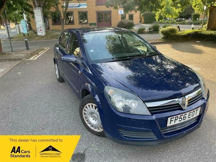 Cheap Vauxhall Astra 1.8i 16v Life 5dr for sale in Eton Wick, Berkshire