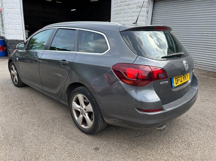 Vauxhall Astra SRI CDTI S/S 5-Door - Image 4