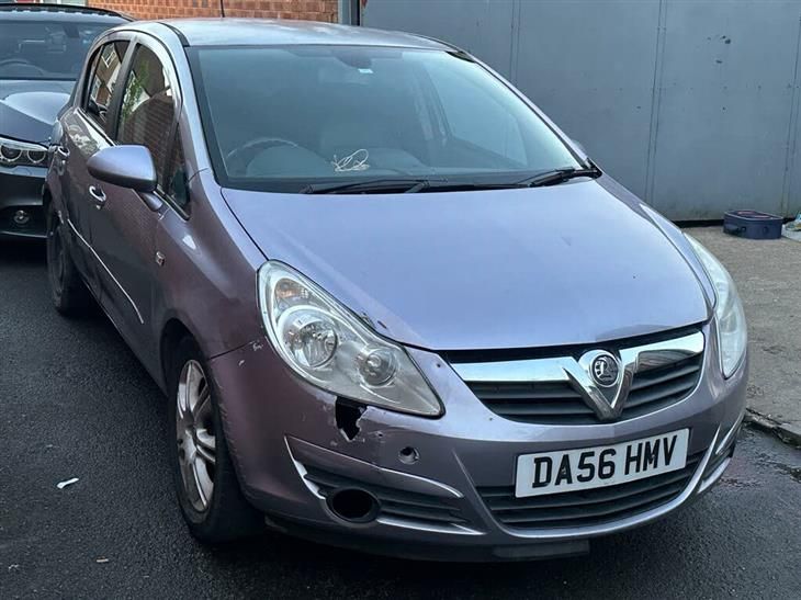 Vauxhall Corsa 1.4i 16v Design 5dr (a/c) - Image 2