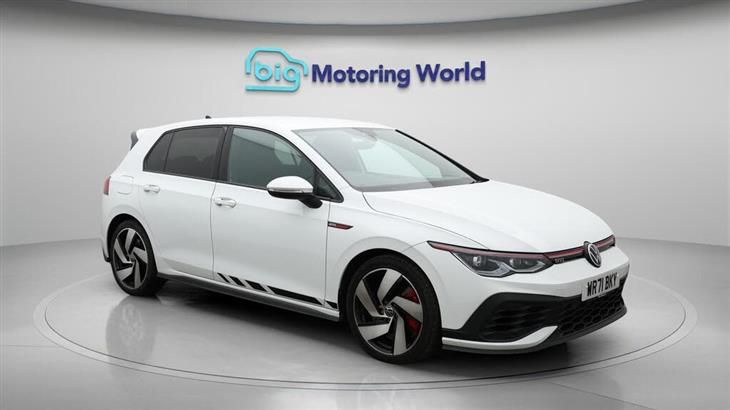 Volkswagen Golf GTI Mk8 Volkswagen Golf 2.0 TSI GTI Clubsport Hatchback 5dr Petrol DSG Euro 6 (s/s) (300 ps) — миниатюра 2