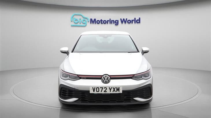 Volkswagen Golf GTI Mk8 Volkswagen Golf 2.0 TSI GTI Clubsport Hatchback 5dr Petrol DSG Euro 6 (s/s) (300 ps) — миниатюра 3