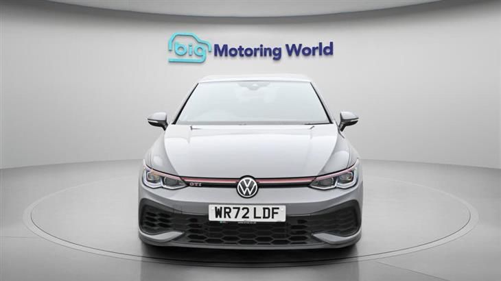 Volkswagen Golf GTI Mk8 Volkswagen Golf 2.0 TSI GTI Clubsport Hatchback 5dr Petrol DSG Euro 6 (s/s) (300 ps) — миниатюра 3