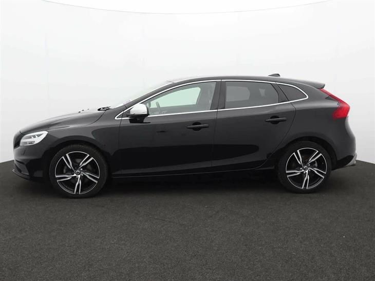 2018 Volvo V40 T5  UK Review - PistonHeads UK