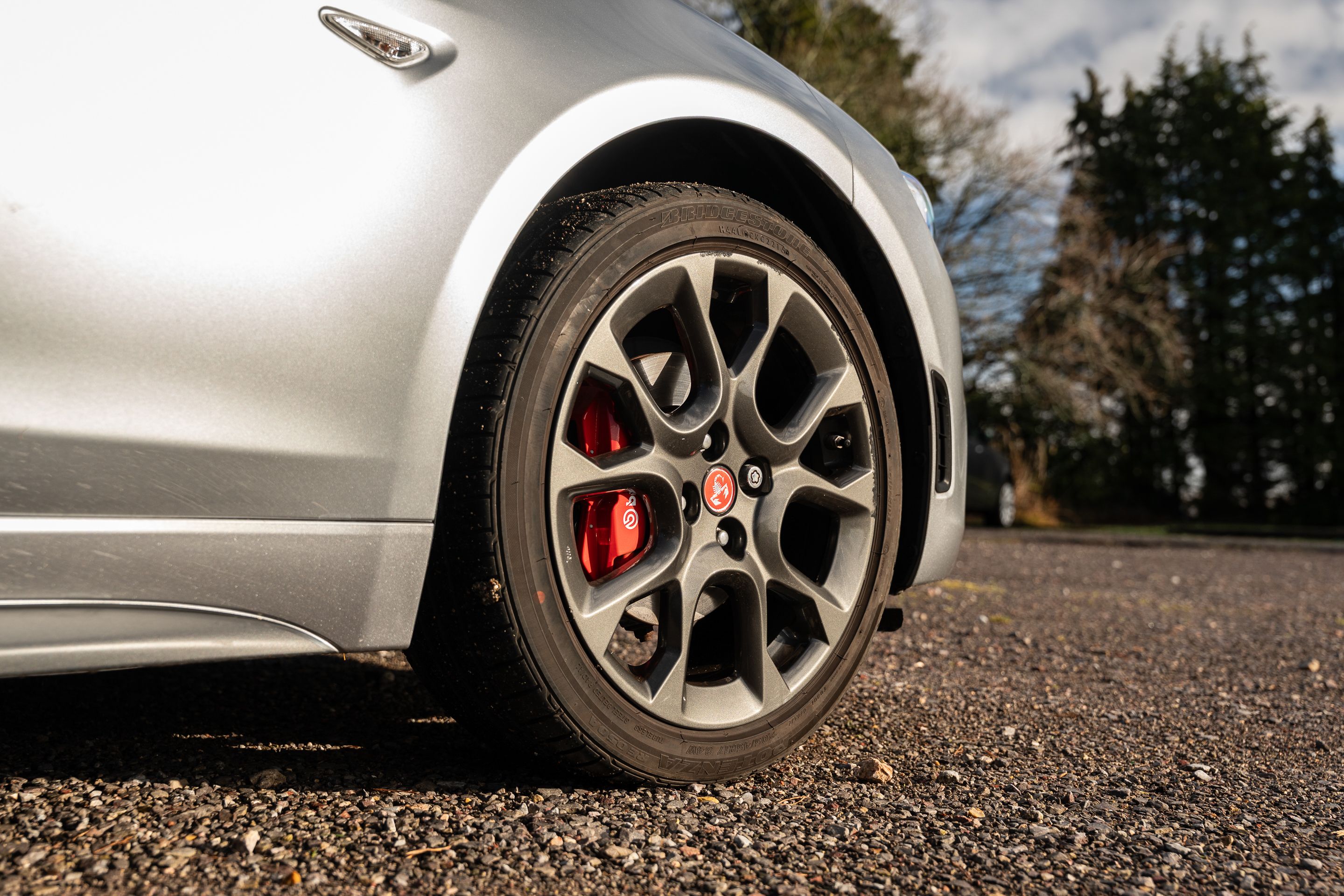 Photo 3 of 12 of 2016 Abarth 124 Spider