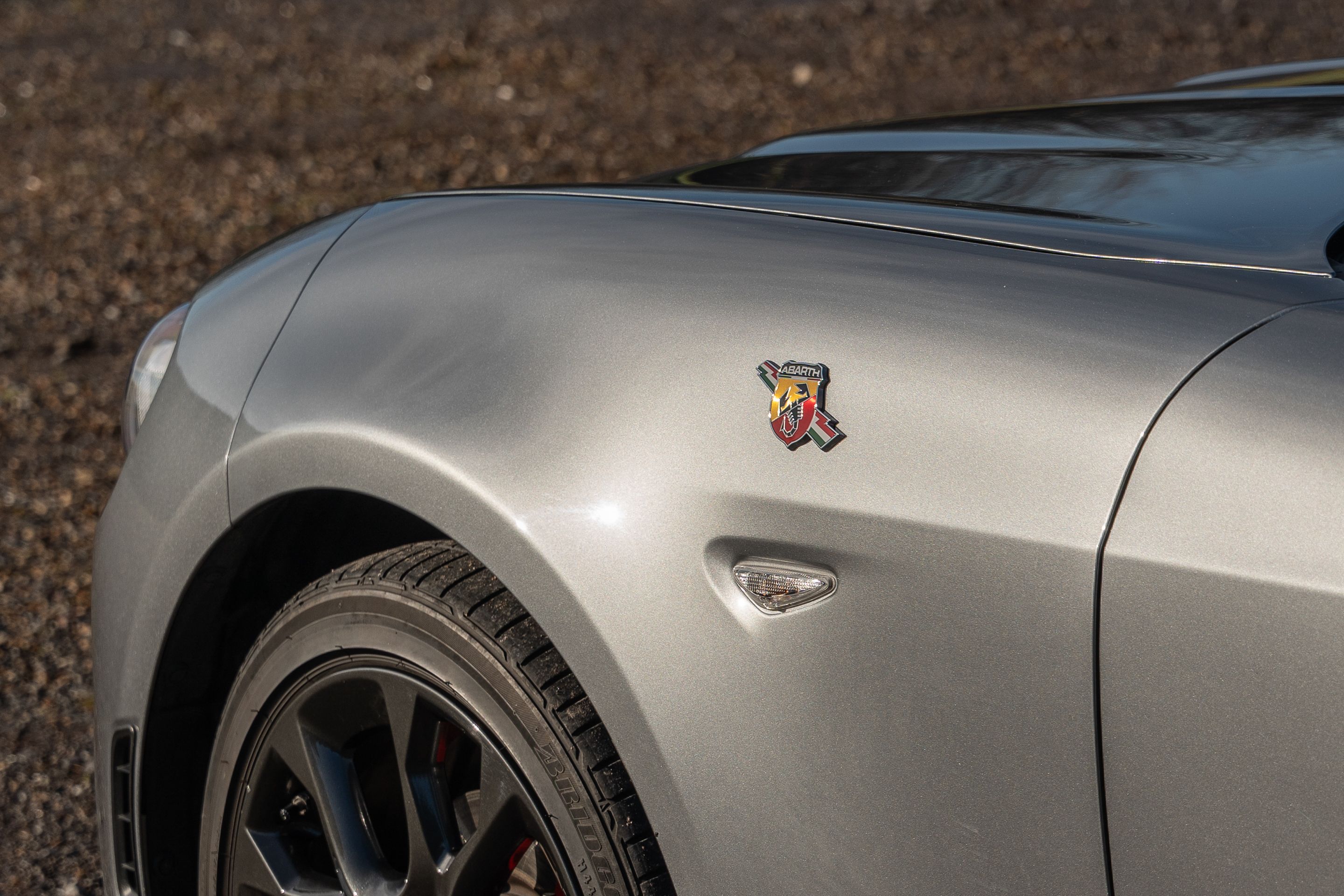 Photo 5 of 12 of 2016 Abarth 124 Spider