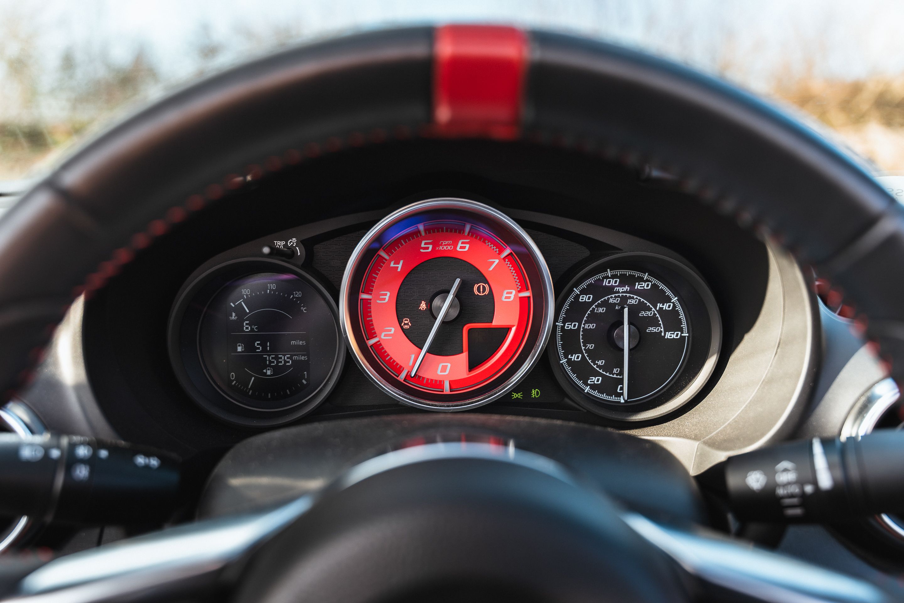 Photo 6 of 12 of 2016 Abarth 124 Spider