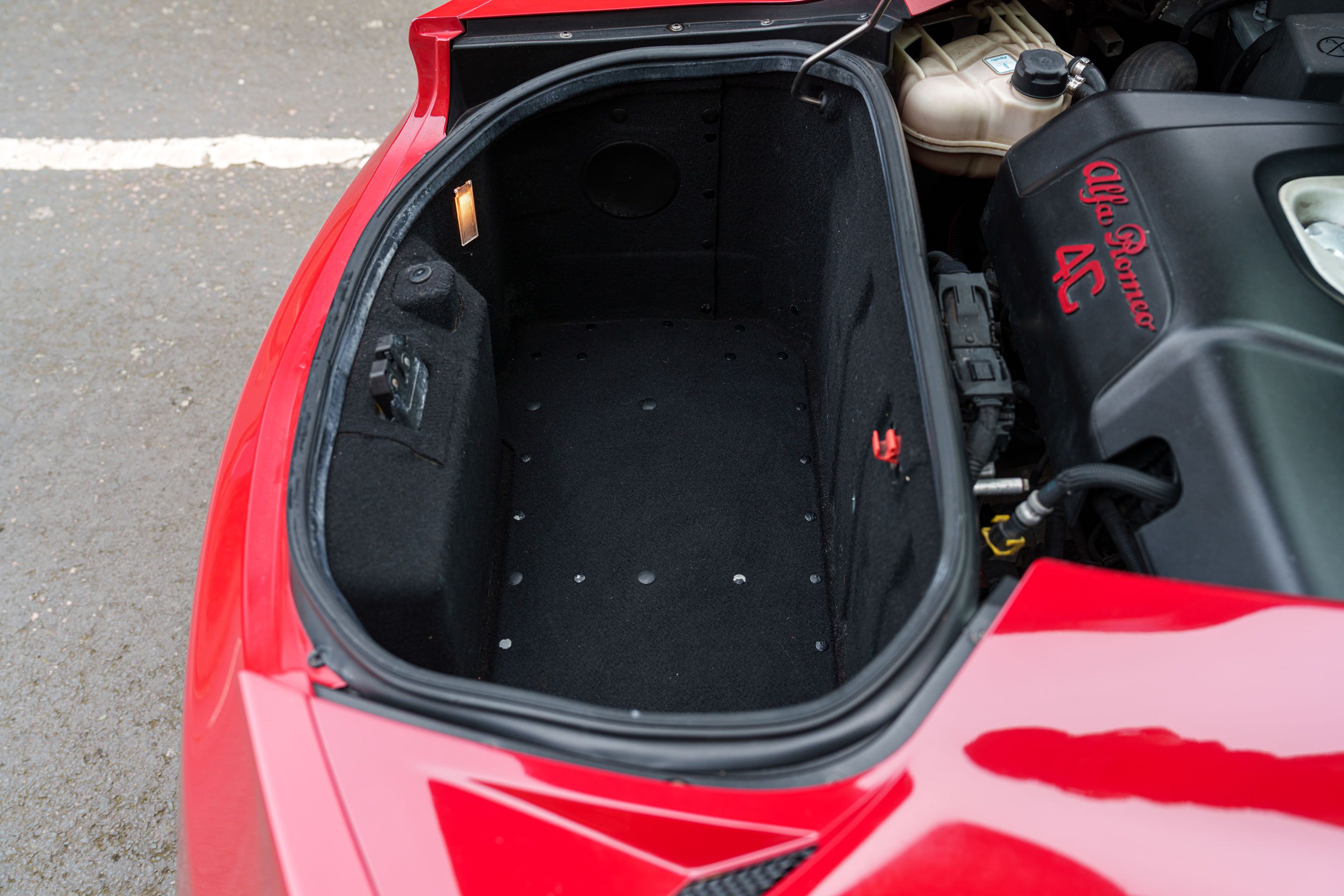 Photo 9 of 12 of 2016 Alfa Romeo 4C
