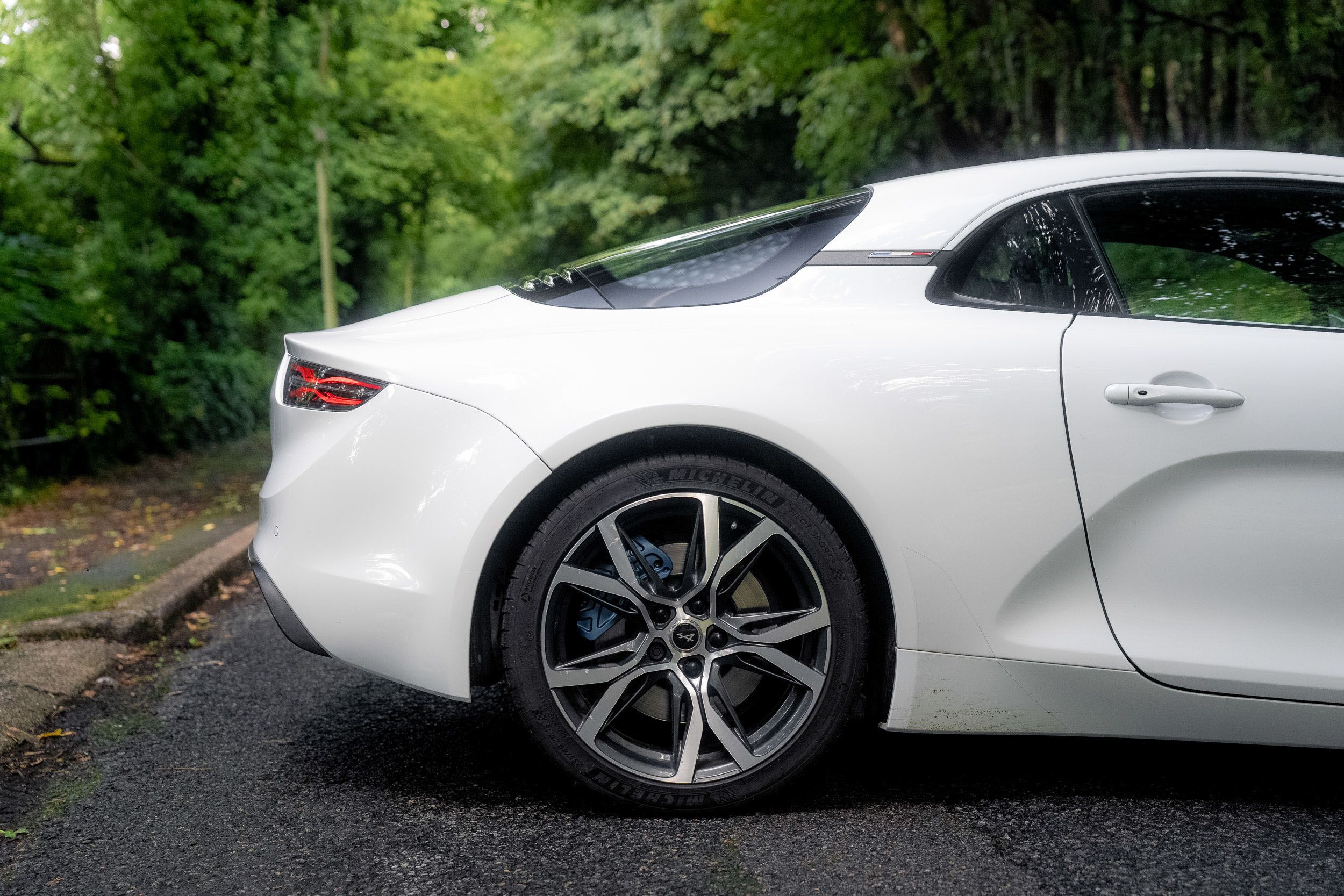 Photo 5 of 12 of 2019 Alpine A110 Pure