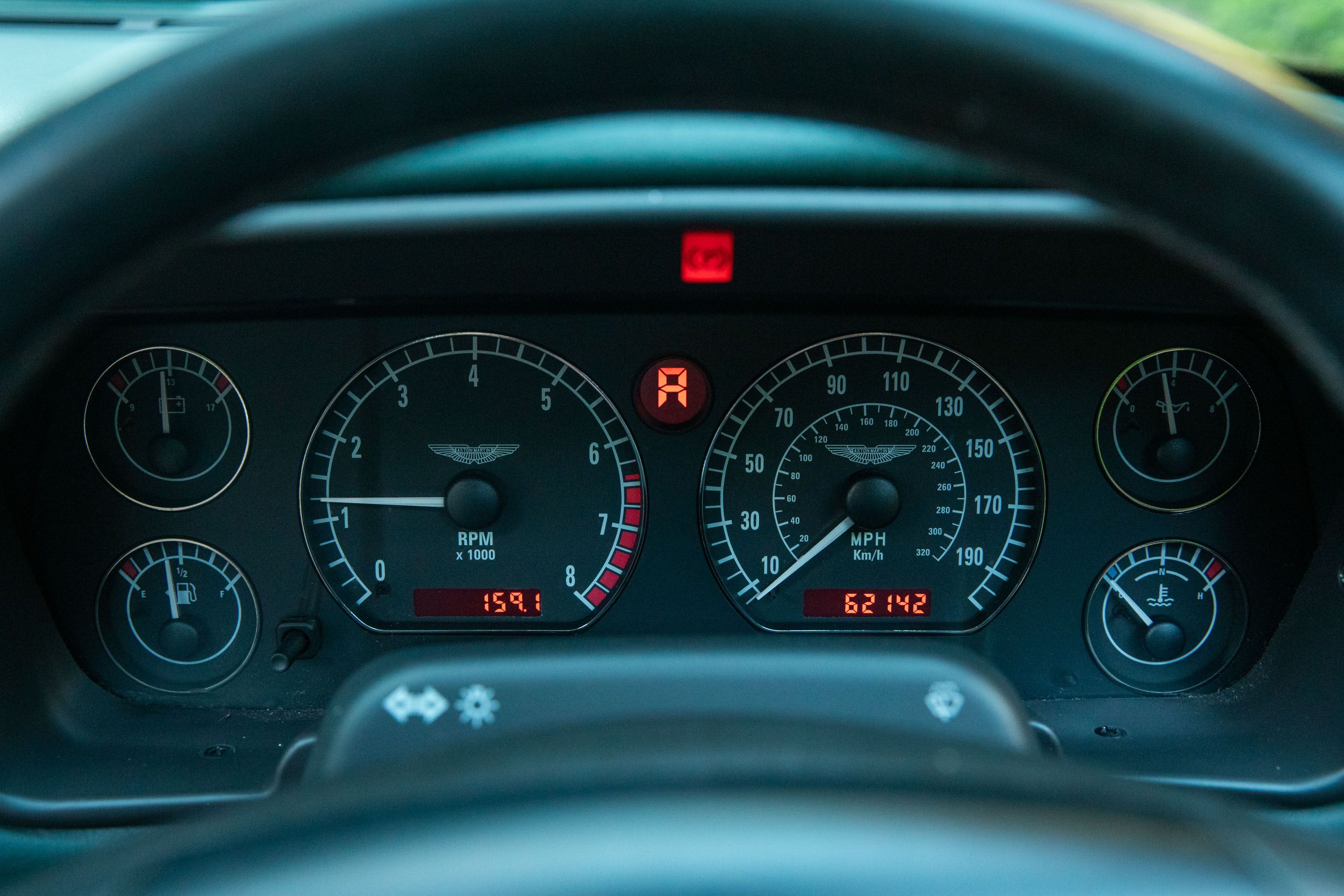 Photo 6 of 12 of 2003 Aston Martin DB7 Vantage Volante Auto