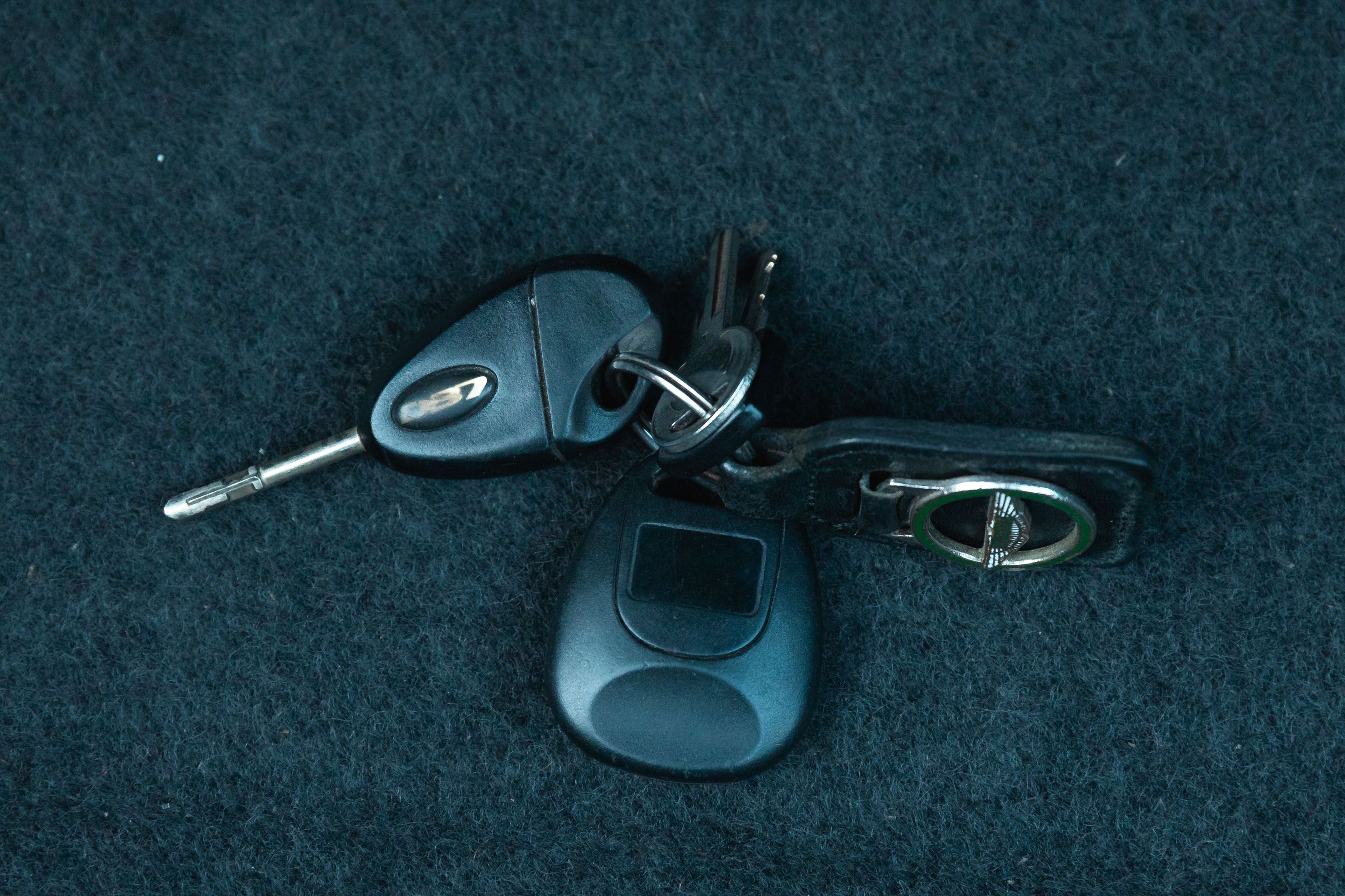 Photo 12 of 12 of 2003 Aston Martin DB7 Vantage Volante Auto