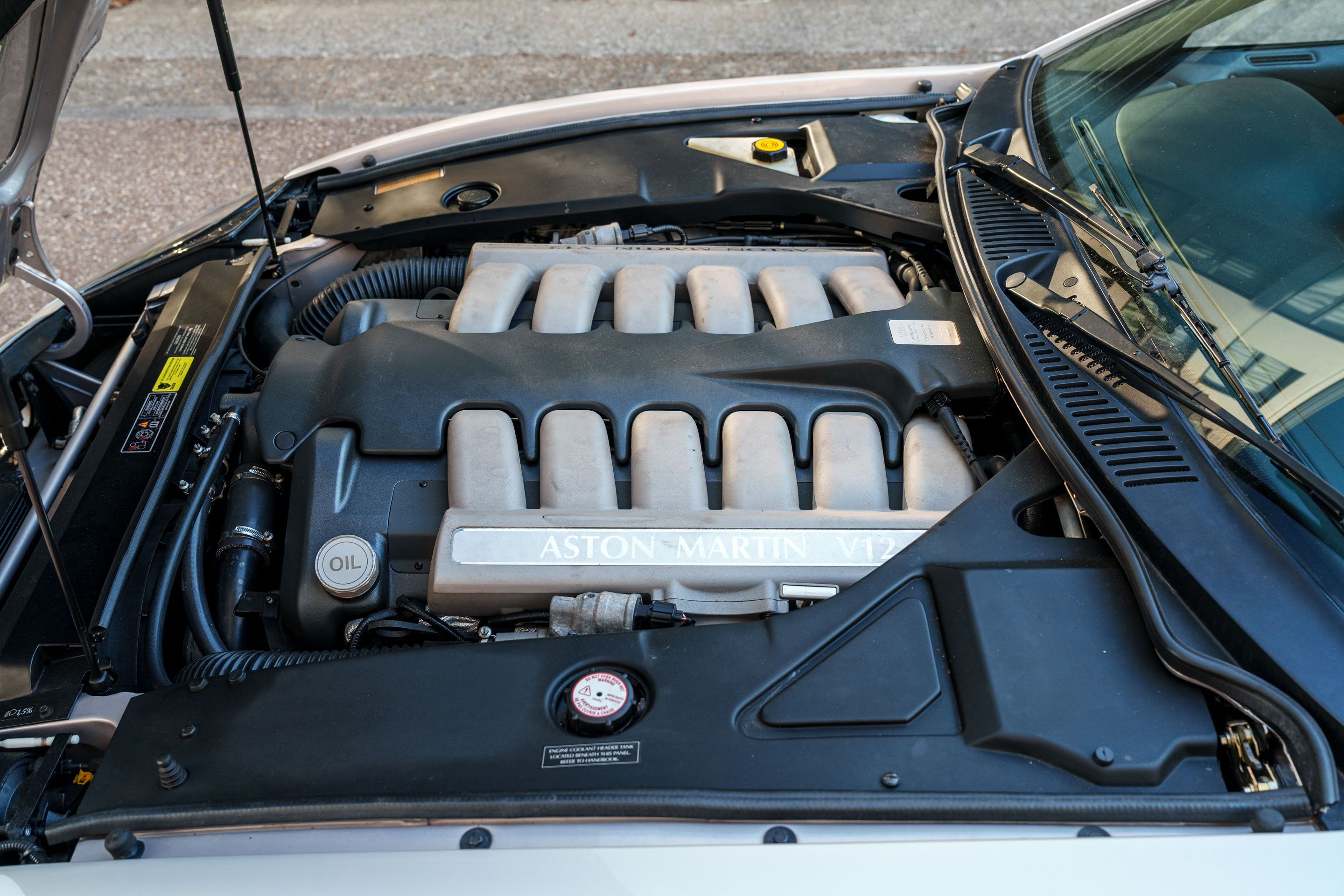 Photo 10 of 12 of 2001 Aston Martin DB7 Vantage Auto