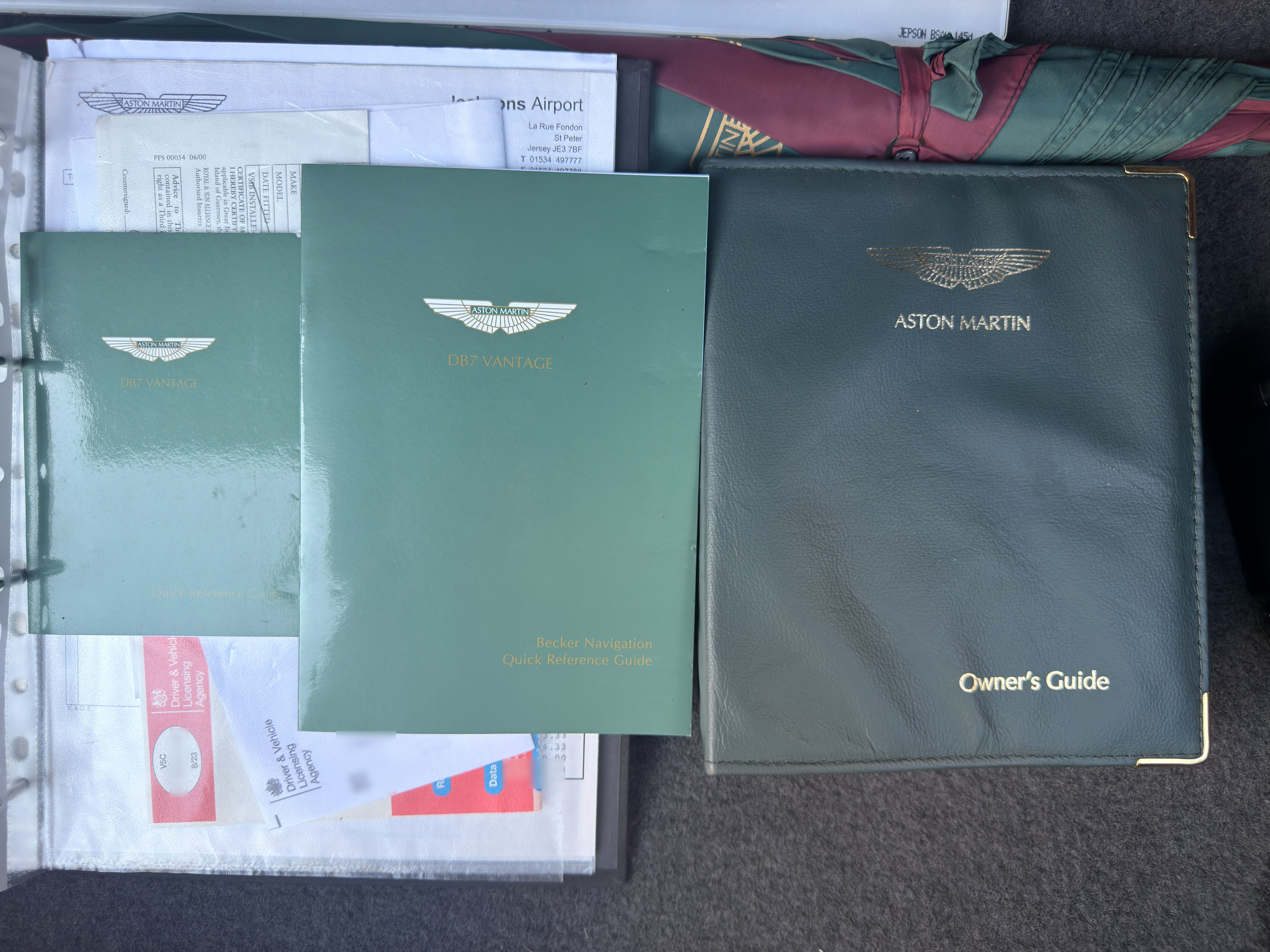 Photo 12 of 12 of 2001 Aston Martin DB7 Vantage Auto