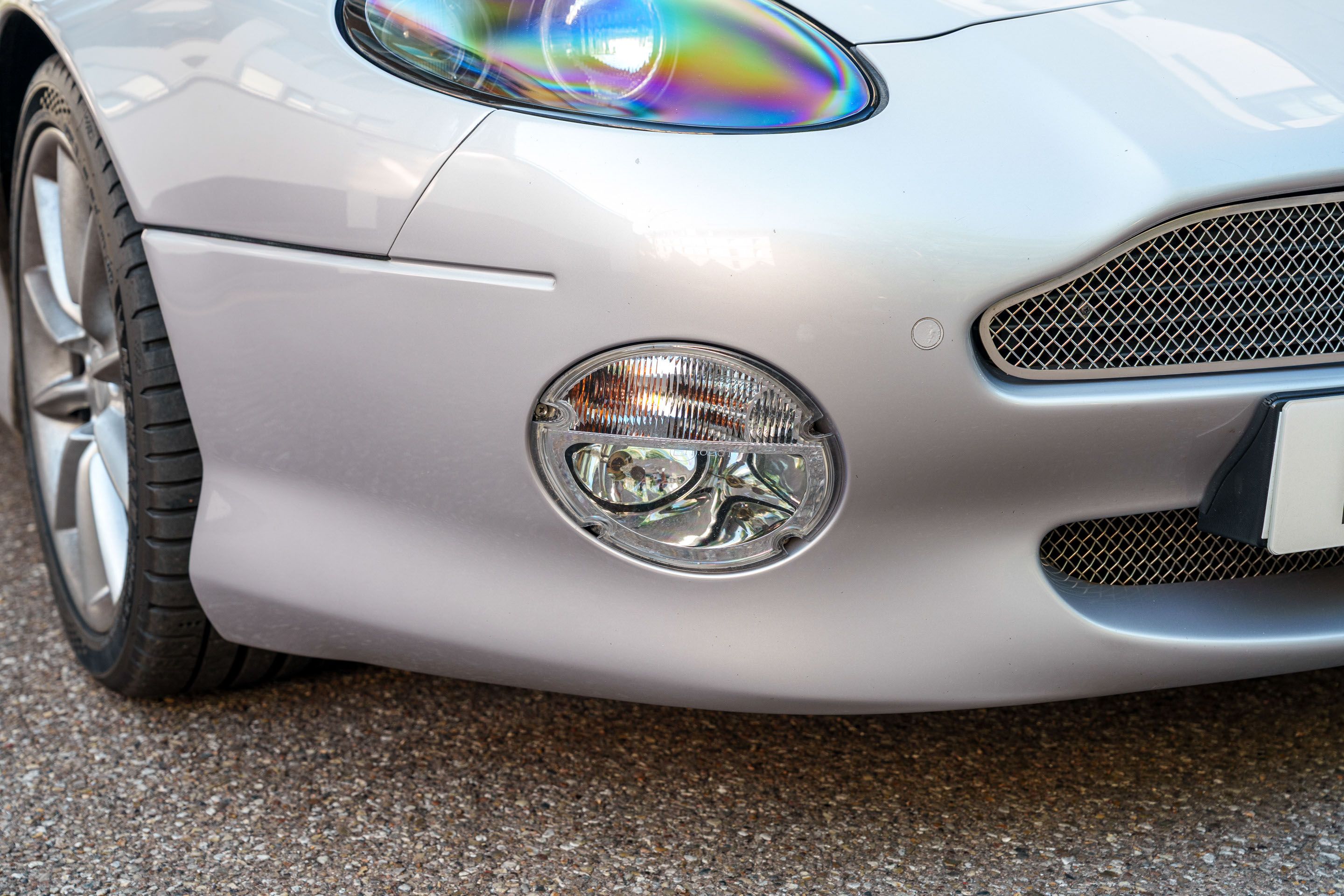 Photo 2 of 12 of 2001 Aston Martin DB7 Vantage Auto